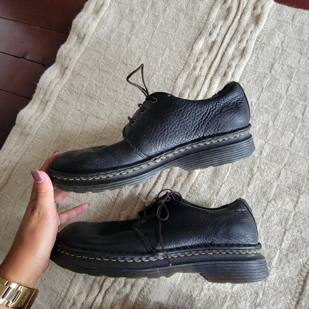 Dr Marten's Hazeldon Oxfords Classic Pebbled Leather size 8 Ladies 9 Black